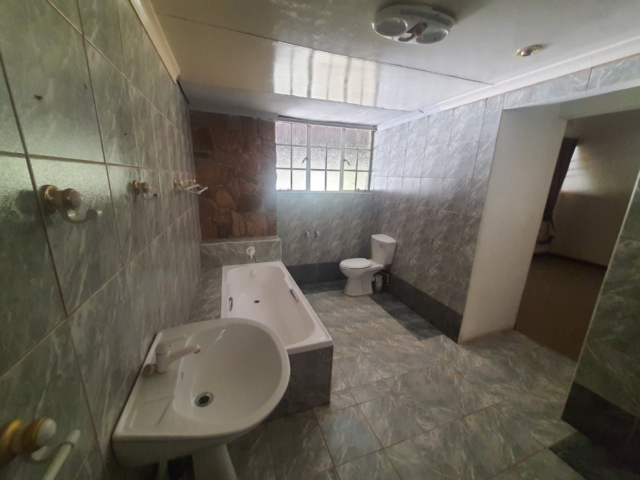 To Let 5 Bedroom Property for Rent in Hartbeespoort Rural North West
